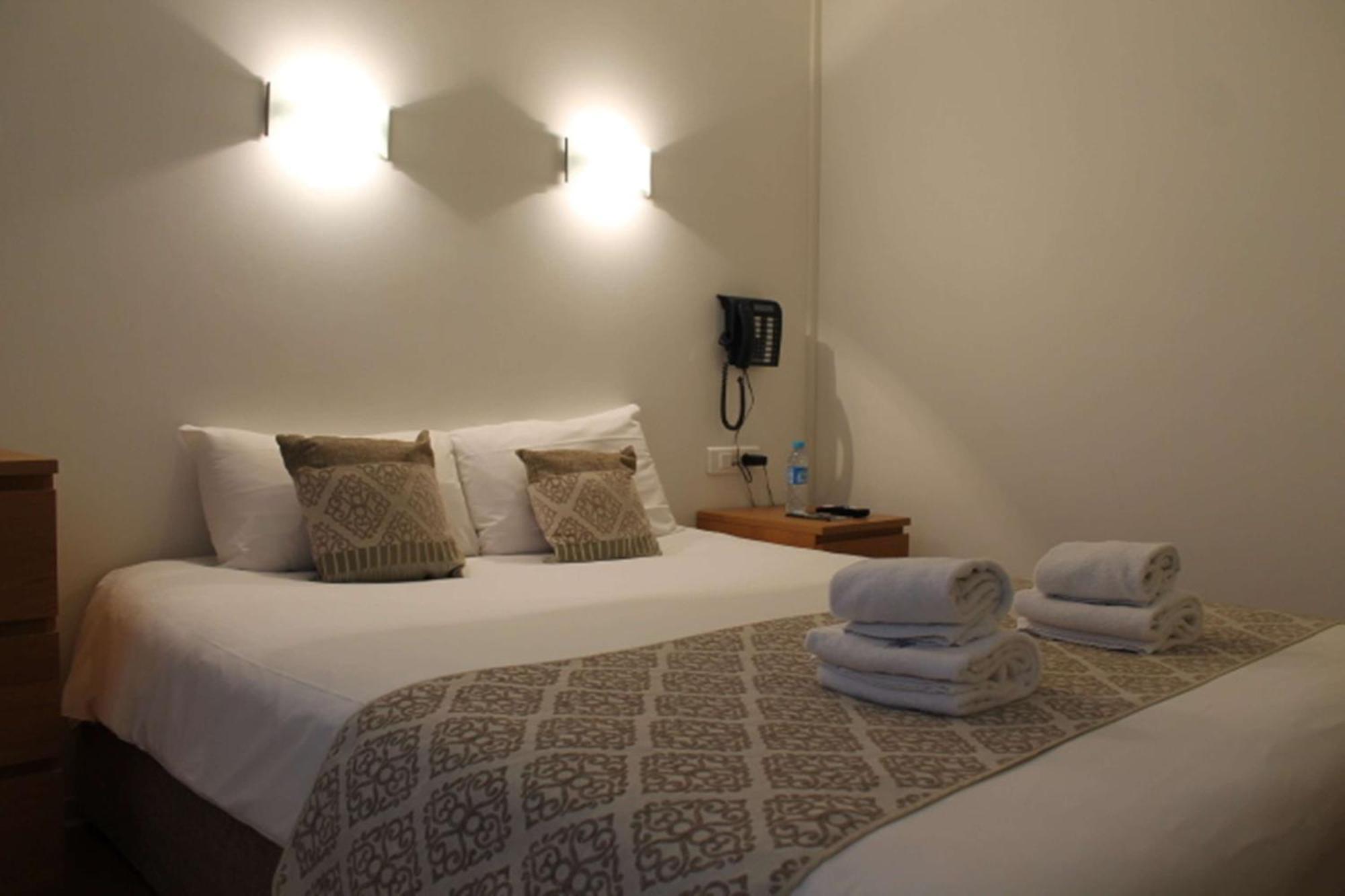 Brit Hotel Motel - Lyon Л'Арбрель Экстерьер фото